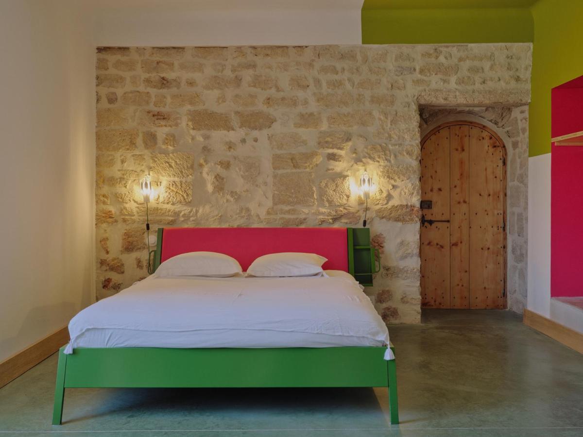 Domaine La Ferme Hi Bride Bed and Breakfast Villelaure Buitenkant foto