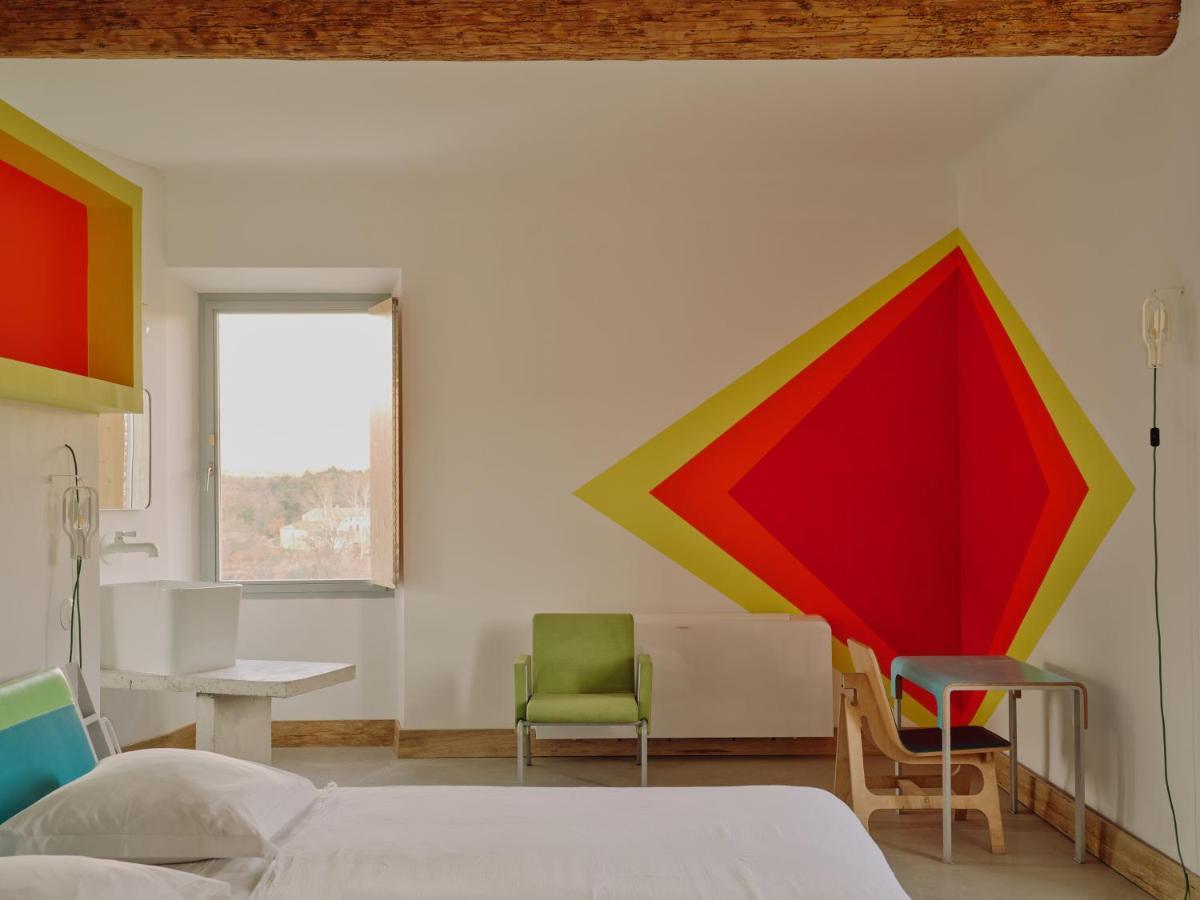 Domaine La Ferme Hi Bride Bed and Breakfast Villelaure Buitenkant foto
