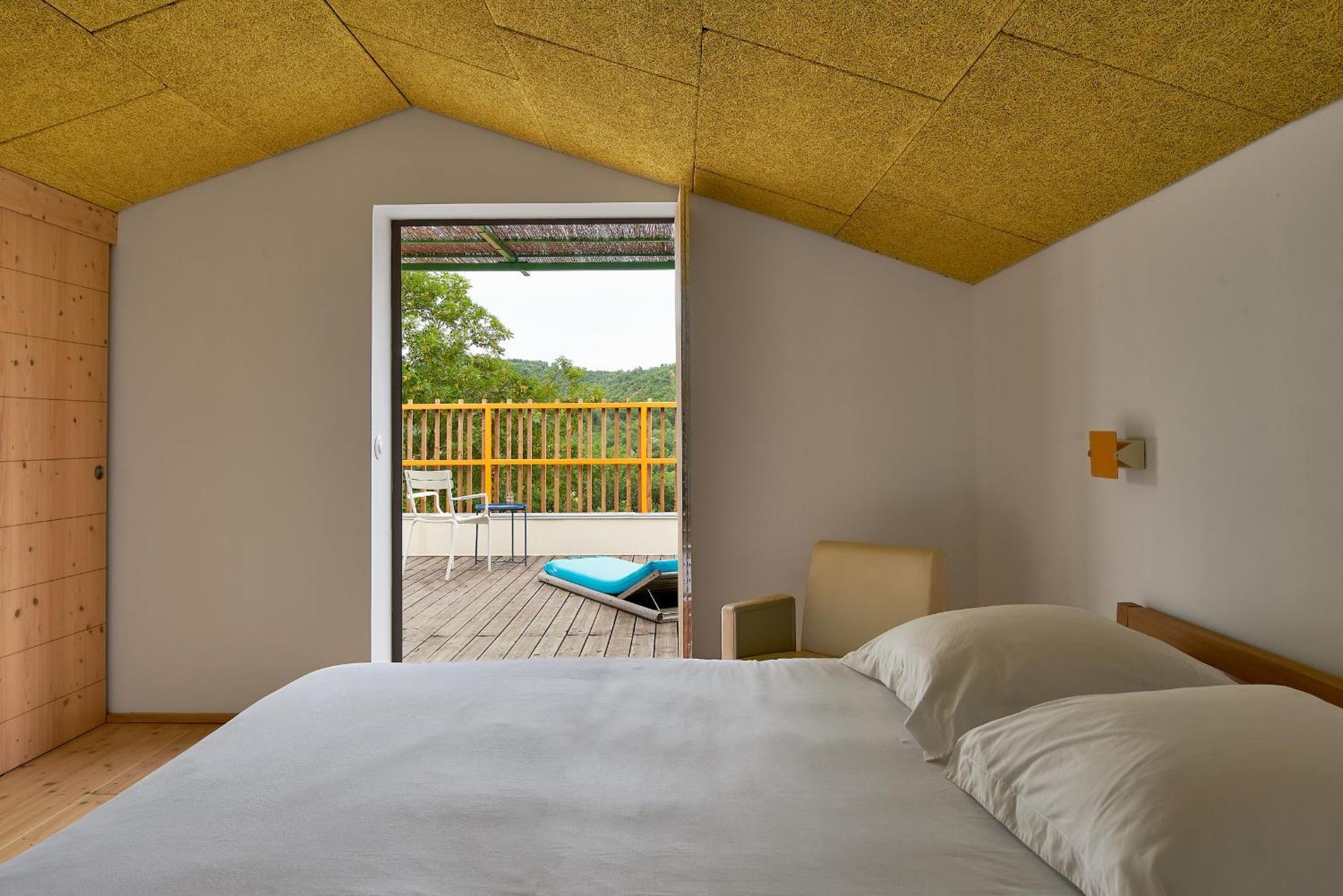 Domaine La Ferme Hi Bride Bed and Breakfast Villelaure Buitenkant foto