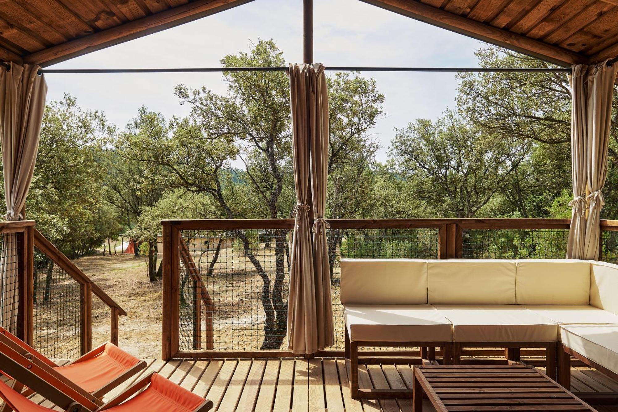Domaine La Ferme Hi Bride Bed and Breakfast Villelaure Buitenkant foto