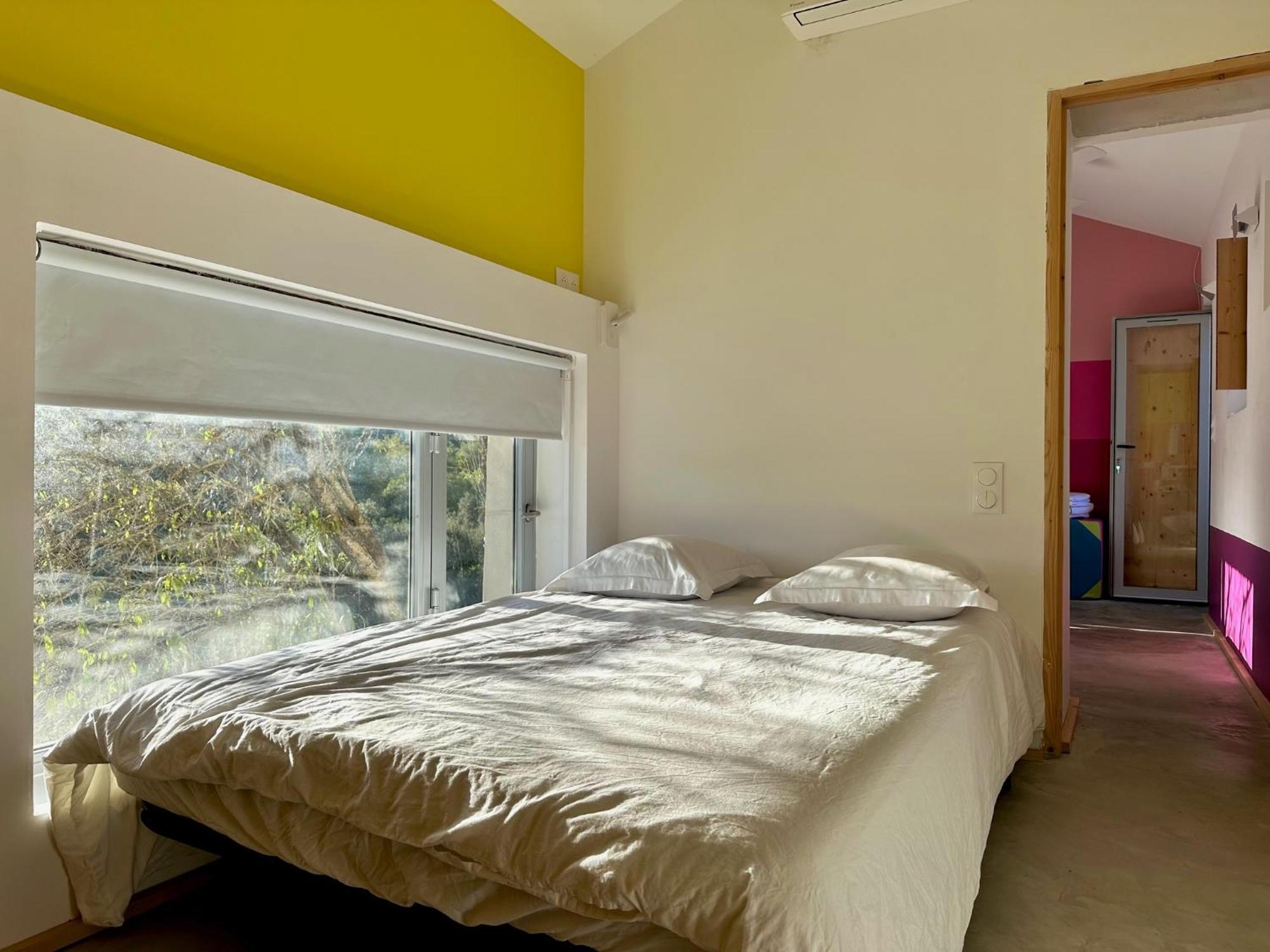 Domaine La Ferme Hi Bride Bed and Breakfast Villelaure Buitenkant foto